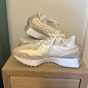 COPY - New Balance 327 women’s sneakers